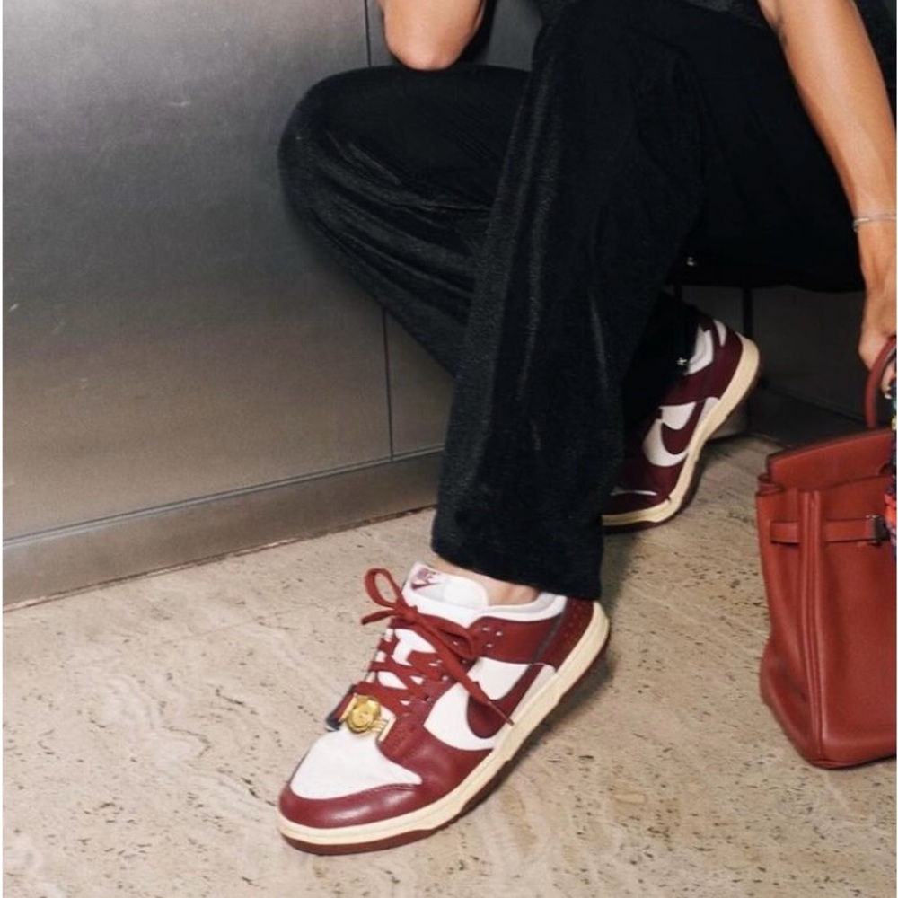 NIKE DUNK LOW SE